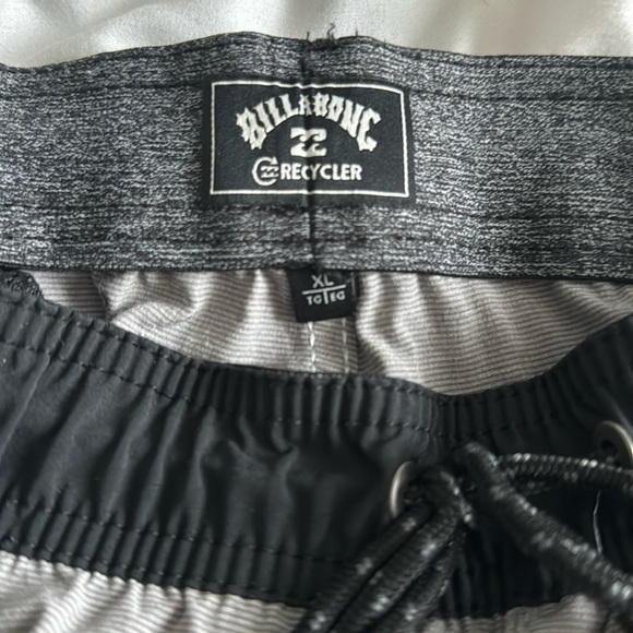 Billabong hybrid shorts. Size XL. In great condition. Light grey - Picture 3 of 5
